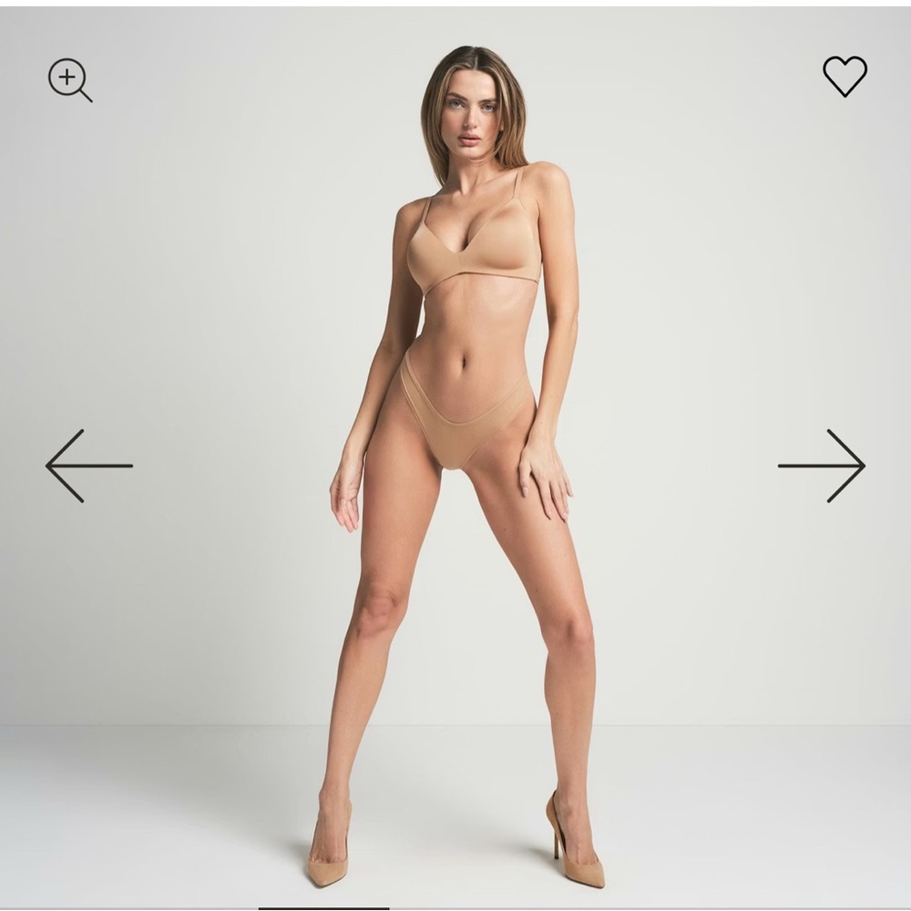 Skims T-Shirt Demi Bra